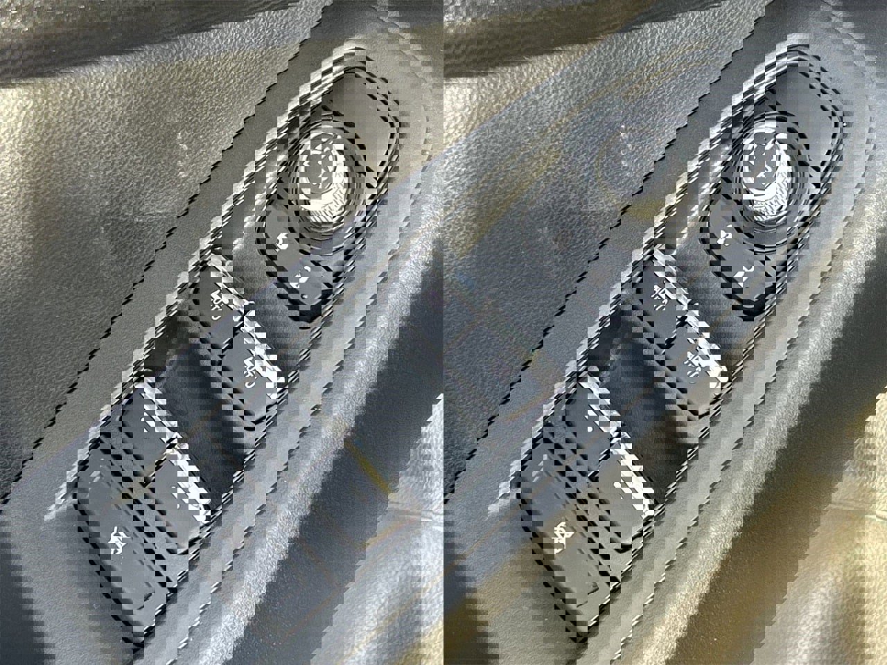 New 2026 Subaru Crosstrek 2.5i Limited w/ Crosstrek Mirror Package image 17