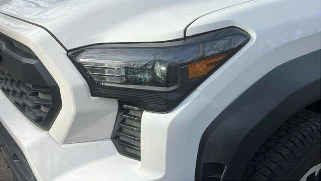 Used 2024 Toyota Tacoma TRD Off-Road image 7