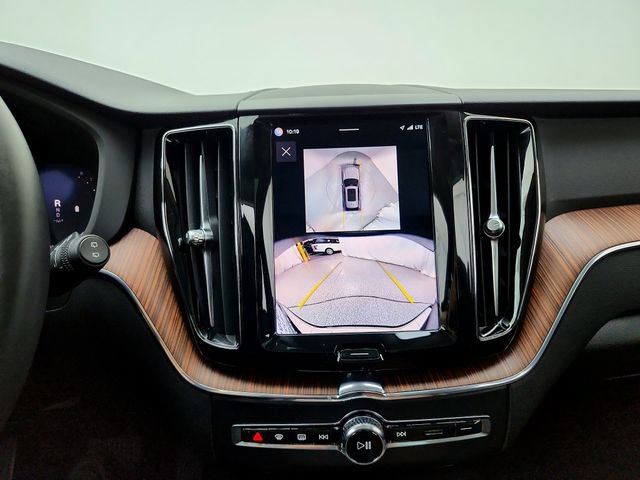 Certified 2024 Volvo XC60 B5 Plus w/ Protection Package Premier AWD/4WD image 27