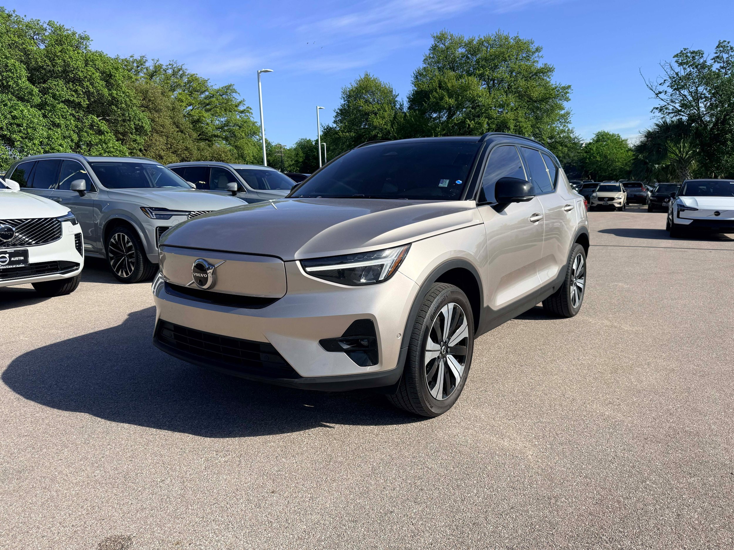 Certified 2023 Volvo XC40 Recharge Plus AWD/4WD image 2