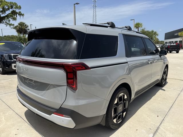 Used 2025 Kia Carnival EX FWD image 4