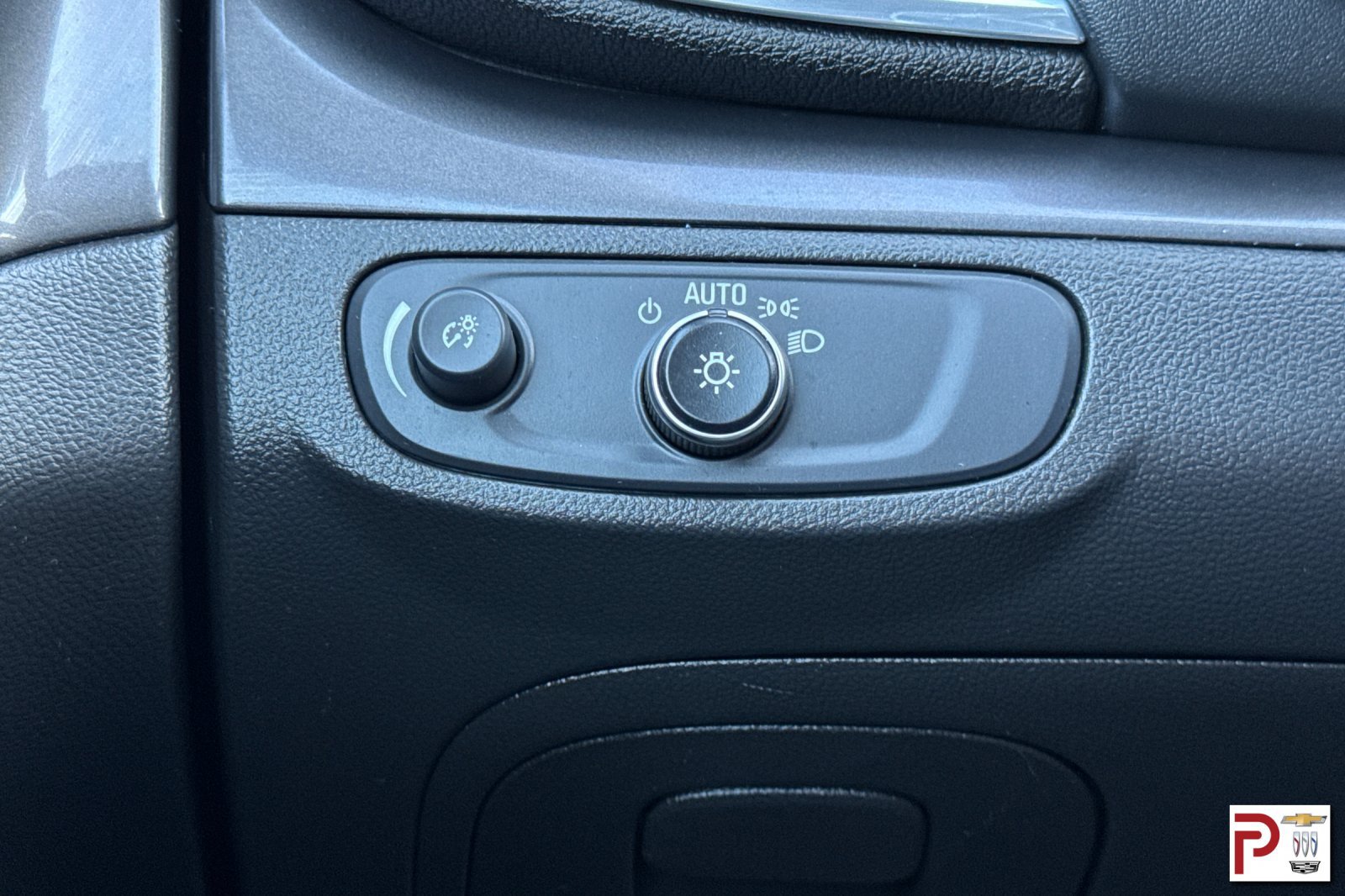 Certified 2020 Buick Encore Preferred w/ Safety Package FWD image 32