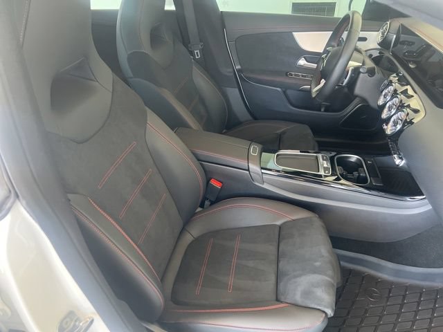 Used 2024 Mercedes-Benz CLA 250 4MATIC image 24