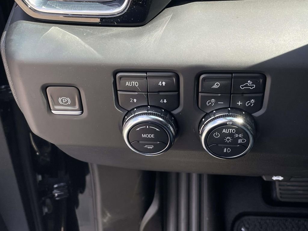 Used 2023 GMC Sierra 1500 Denali AWD/4WD image 18