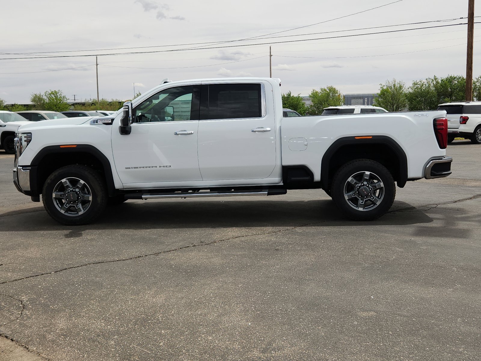 New 2026 GMC Sierra 2500 SLT w/ Texas SLT Premium Package AWD/4WD image 2