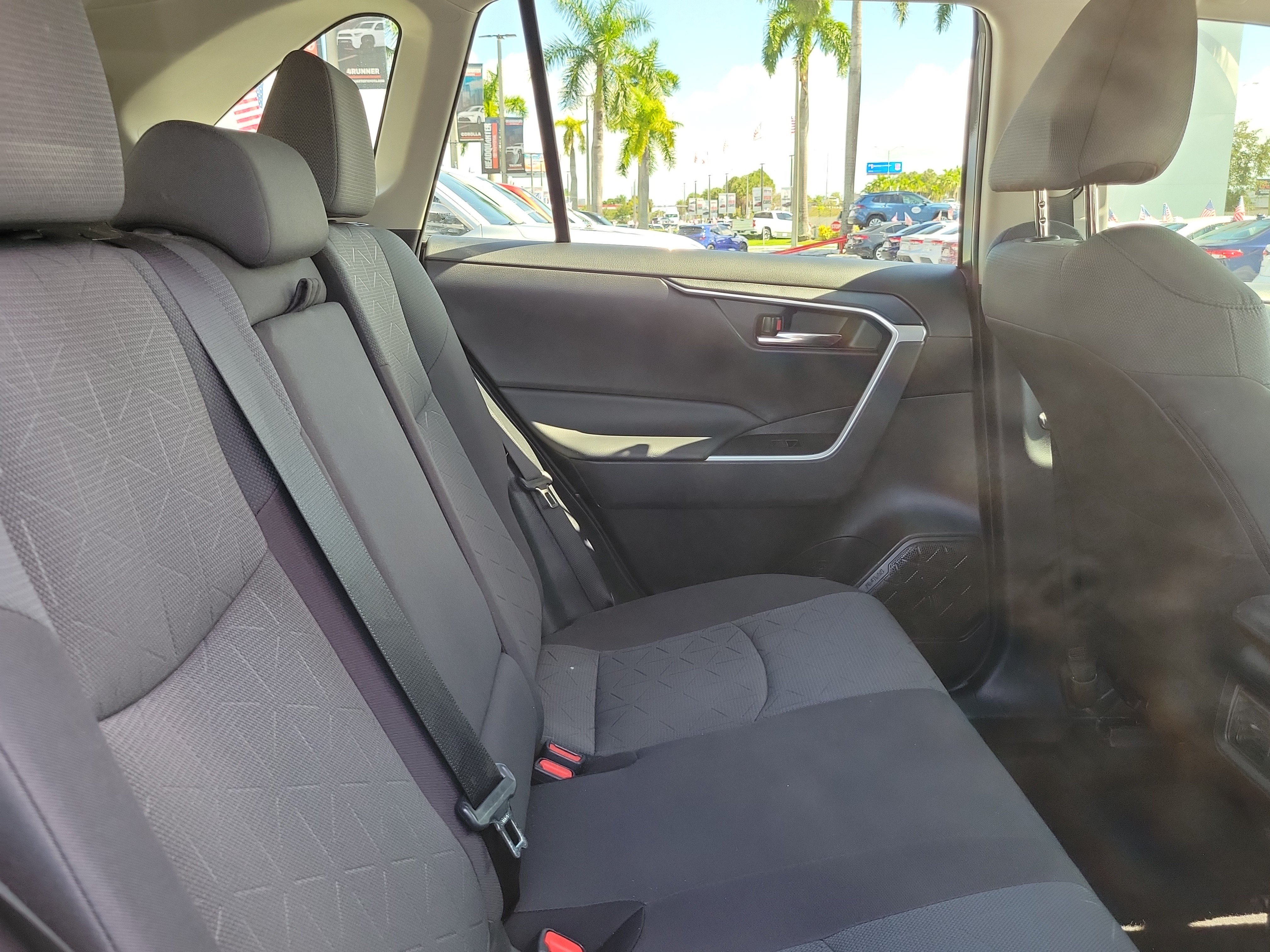 Used 2023 Toyota RAV4 XLE FWD image 15