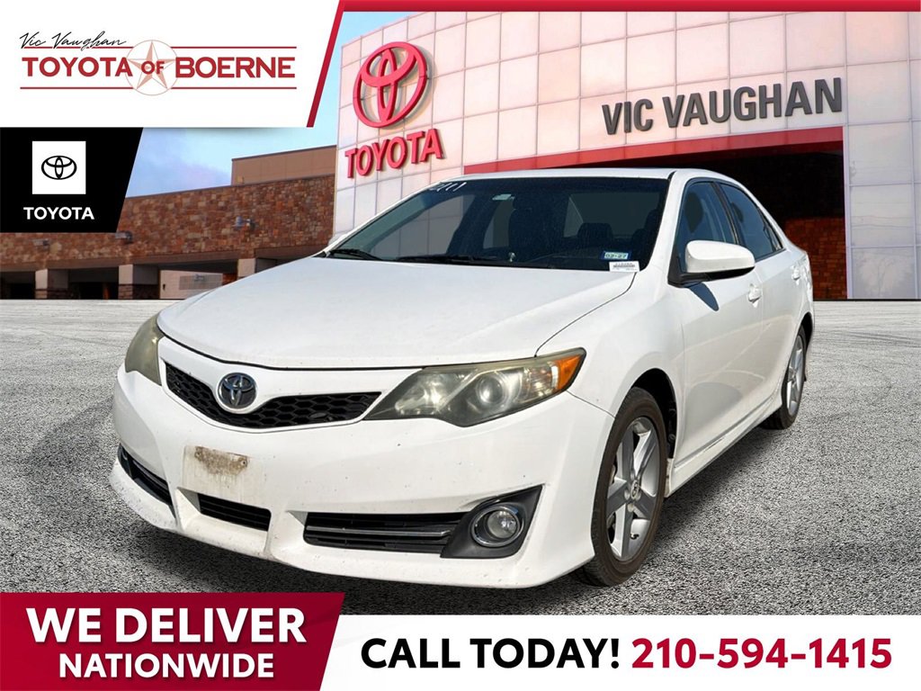 Used 2013 Toyota Camry SE image 1