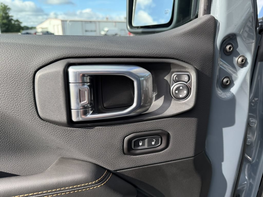 New 2026 Jeep Wrangler Unlimited Sahara AWD/4WD image 16