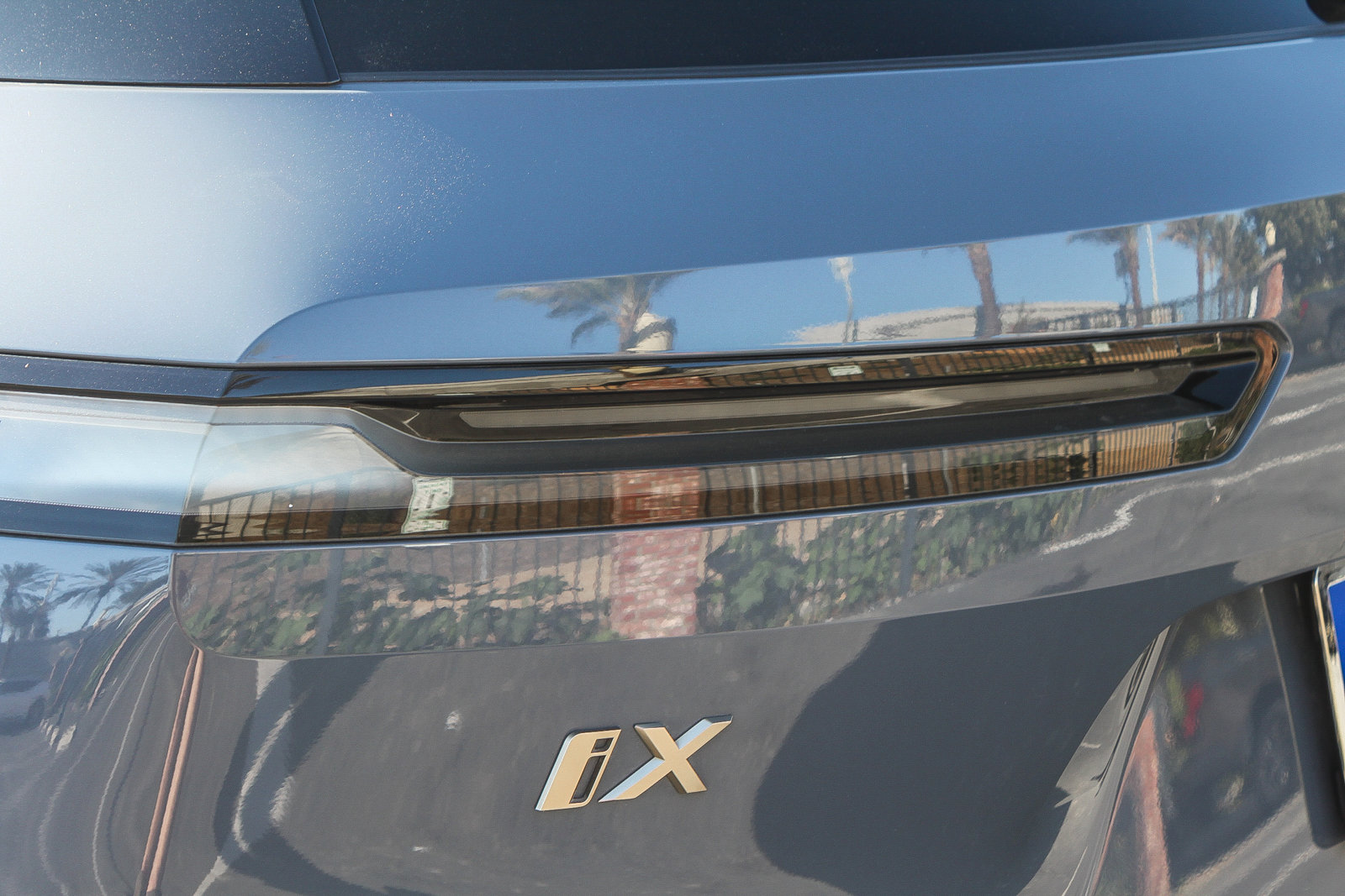 Used 2023 BMW iX xDrive50 w/ Premium Package AWD/4WD image 11