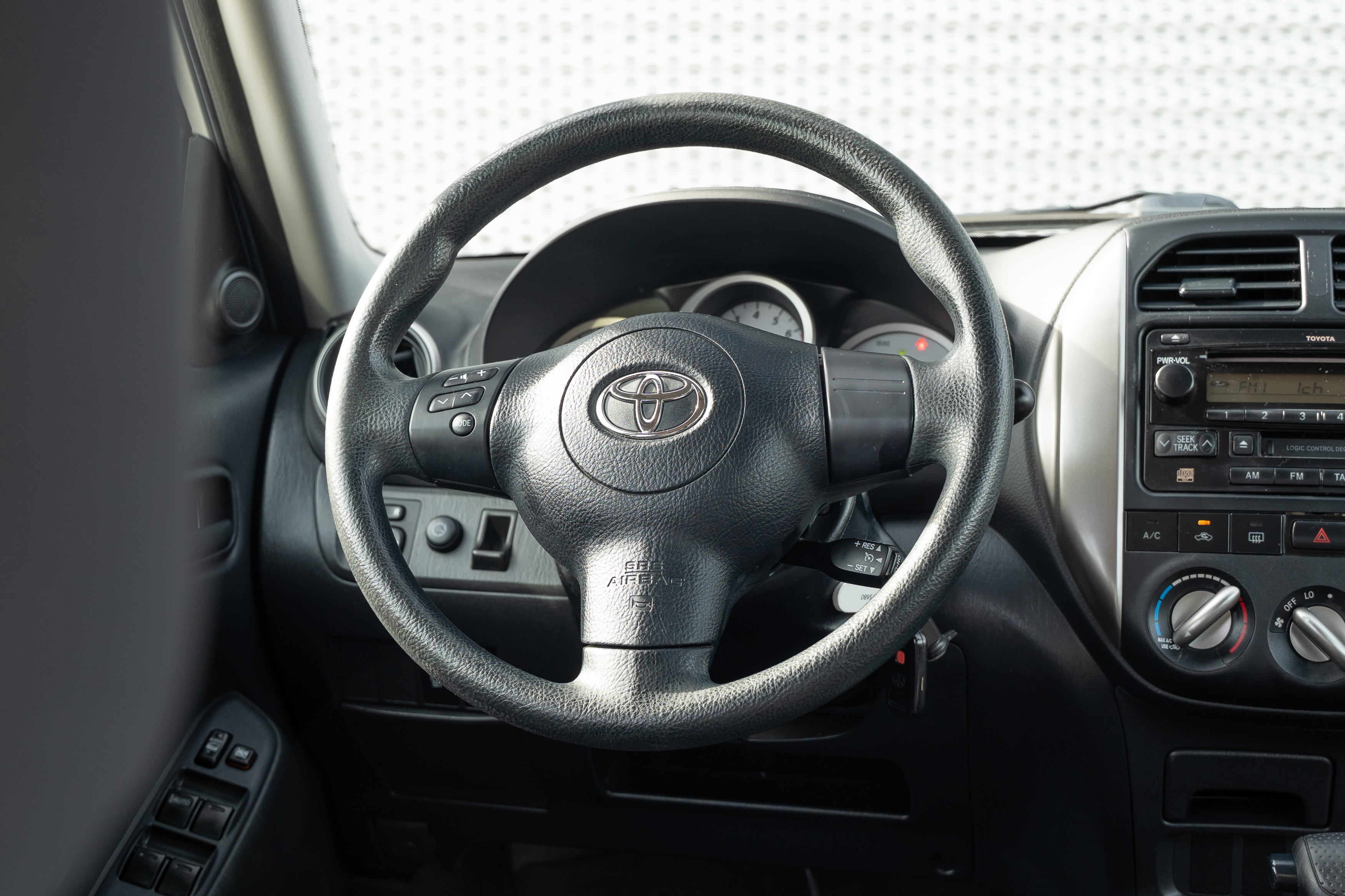 Used 2005 Toyota RAV4 2WD image 9