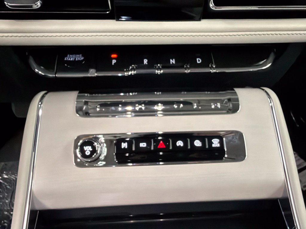 New 2027 Lincoln Aviator Reserve AWD/4WD image 14