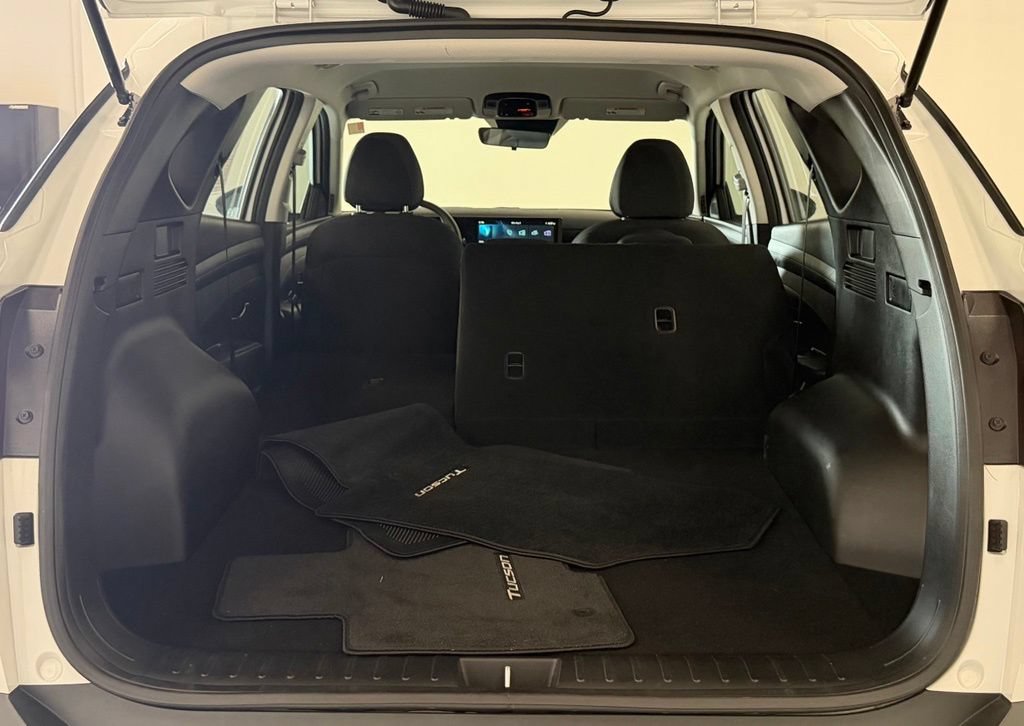 Used 2025 Hyundai Tucson SE AWD/4WD image 25