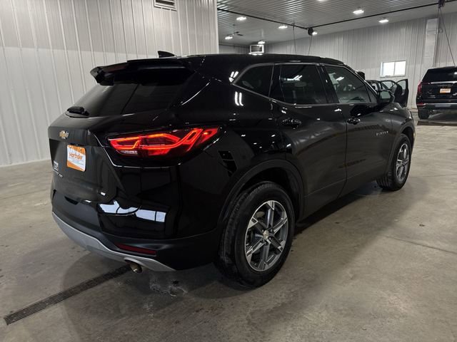 Used 2025 Chevrolet Blazer LT AWD/4WD image 4