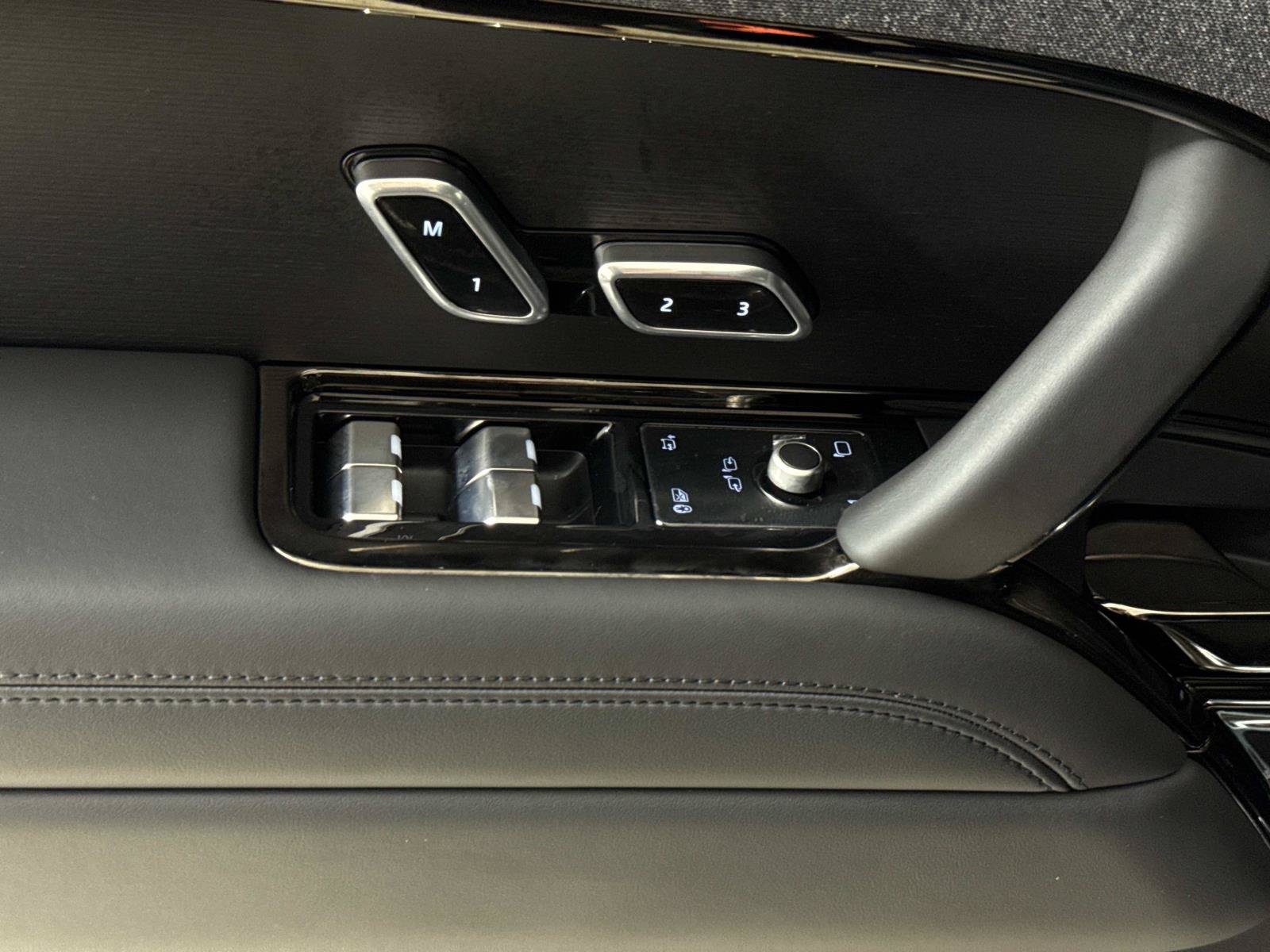 New 2027 Land Rover Range Rover Sport Dynamic SE AWD/4WD image 19
