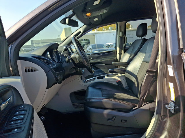 Used 2019 Dodge Grand Caravan SXT FWD image 13