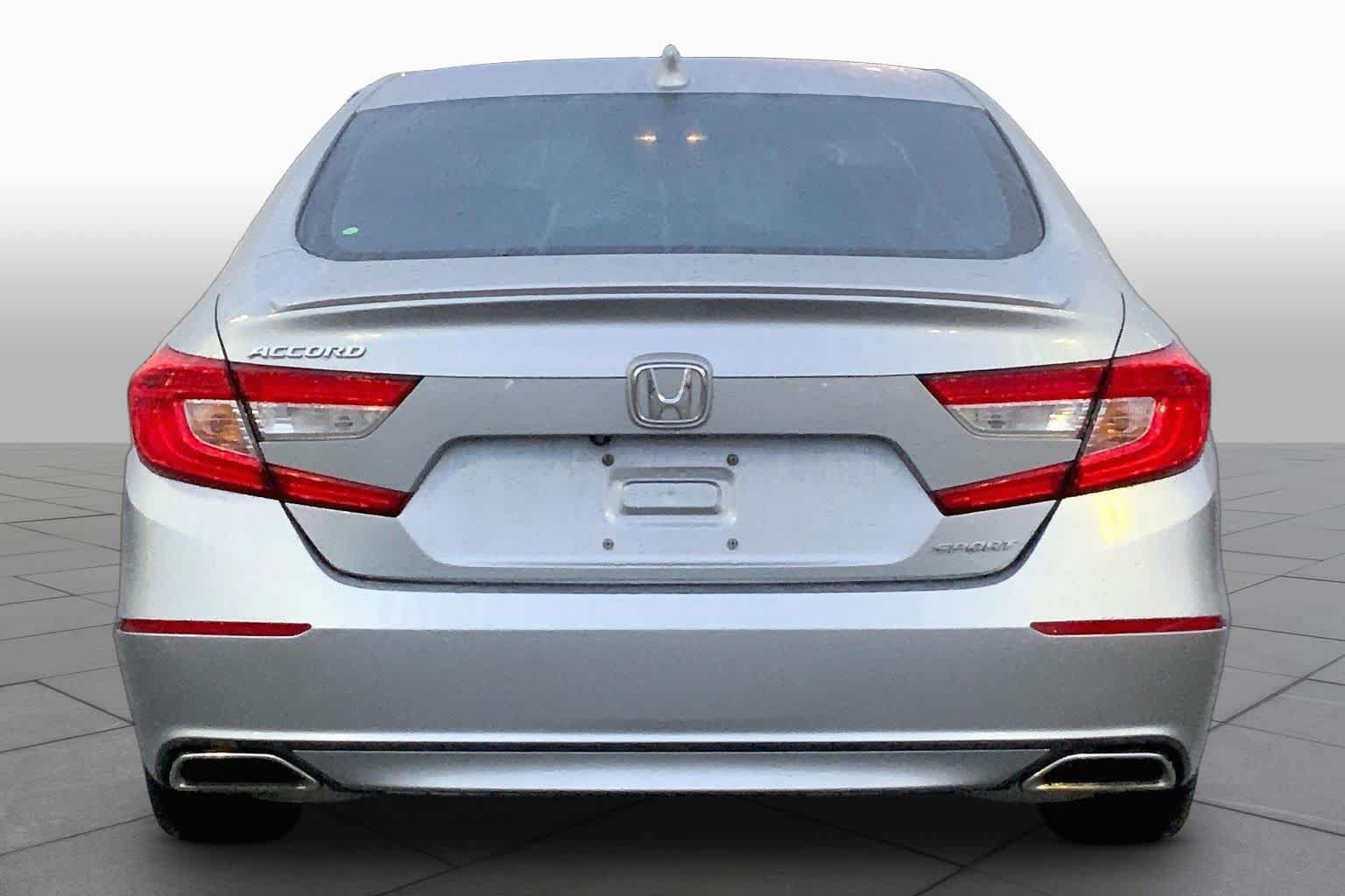 Used 2018 Honda Accord Sport image 5