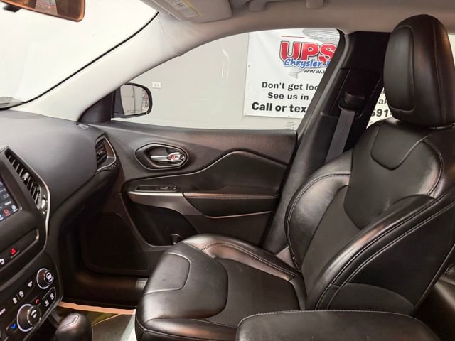 Used 2020 Jeep Cherokee Latitude Plus w/ Cold Weather Group image 28