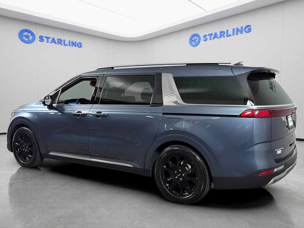 Used 2024 Kia Carnival SX Prestige image 4