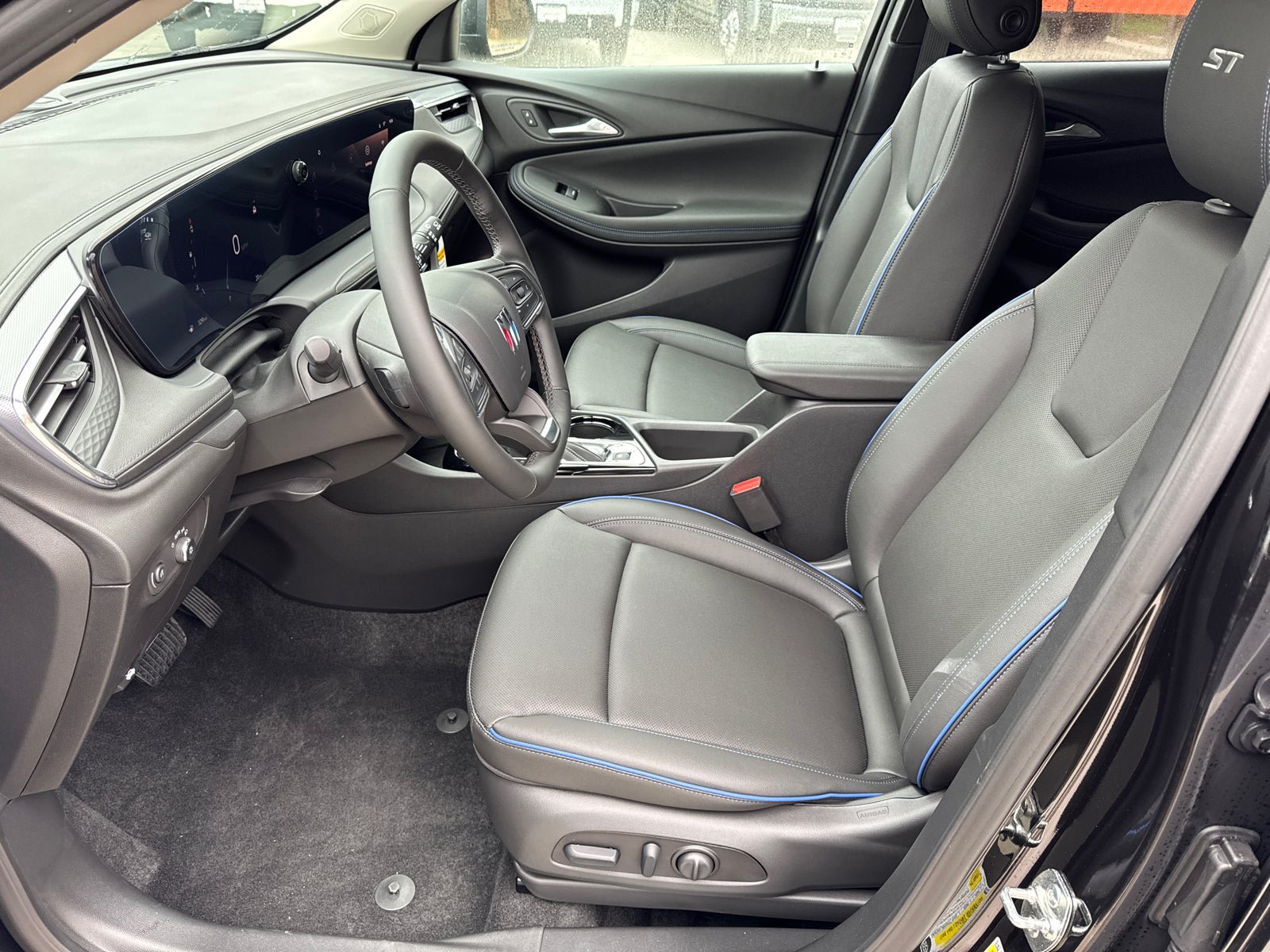 Used 2026 Buick Encore GX Sport Touring w/ Comfort Package FWD image 25