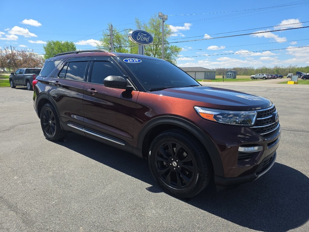 Used 2020 Ford Explorer XLT w/ Equipment Group 202A AWD/4WD image 5