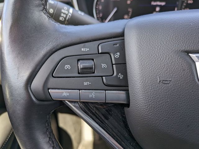 Used 2025 Cadillac XT6 Premium Luxury image 24