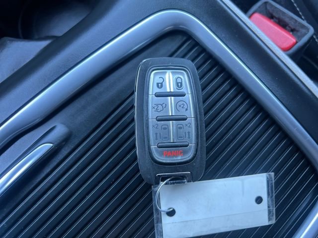 Used 2024 Chrysler Pacifica Touring-L FWD image 31