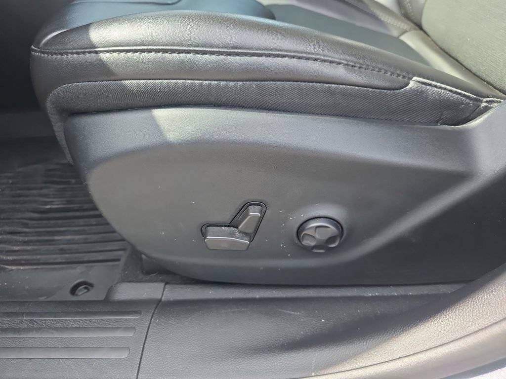 Used 2021 Jeep Cherokee Latitude Plus FWD image 10