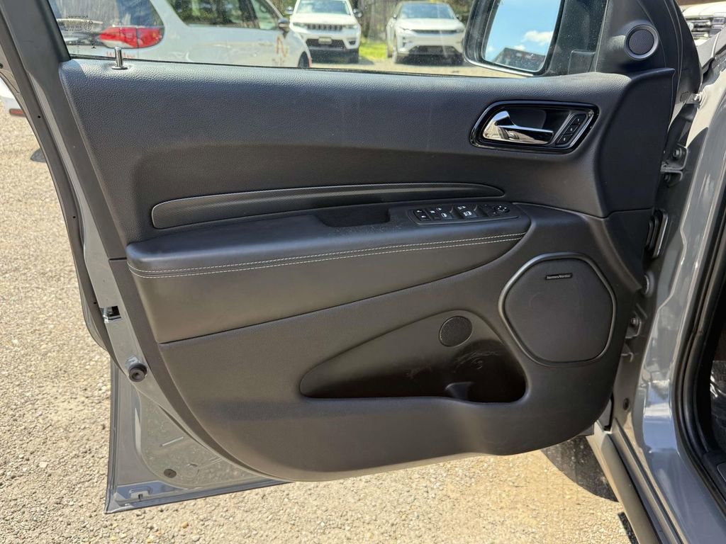 Used 2022 Dodge Durango SRT w/ Technology Group AWD/4WD image 23