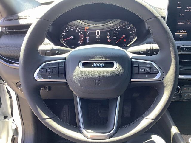 New 2025 Jeep Compass Latitude w/ Sun & Sound Group AWD/4WD image 11