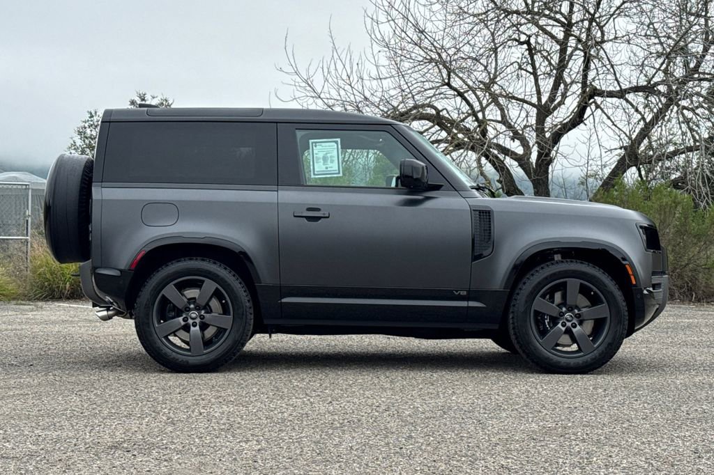 Used 2023 Land Rover Defender 90 V8 image 3
