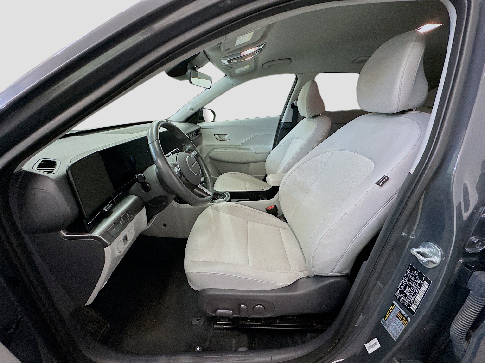 Used 2025 Hyundai Kona SEL image 13