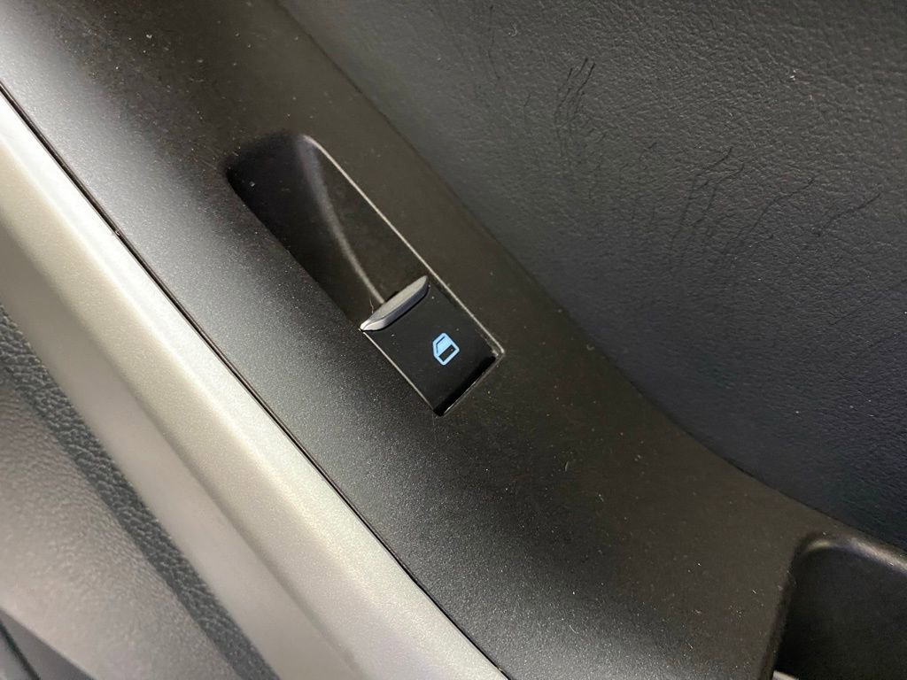 Used 2023 Ford Explorer Limited image 18