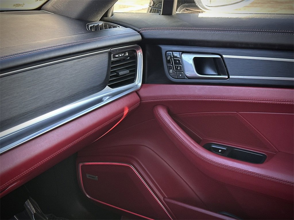 Used 2019 Porsche Panamera 4 image 37