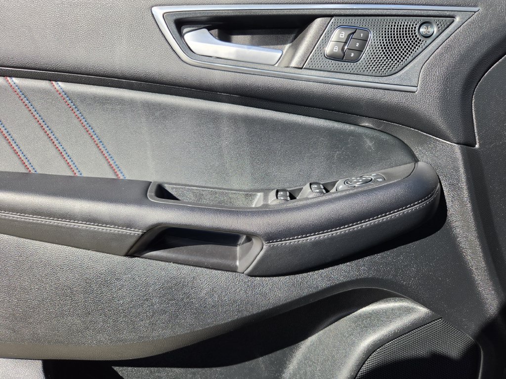 Used 2024 Ford Edge ST w/ Equipment Group 401A AWD/4WD image 19