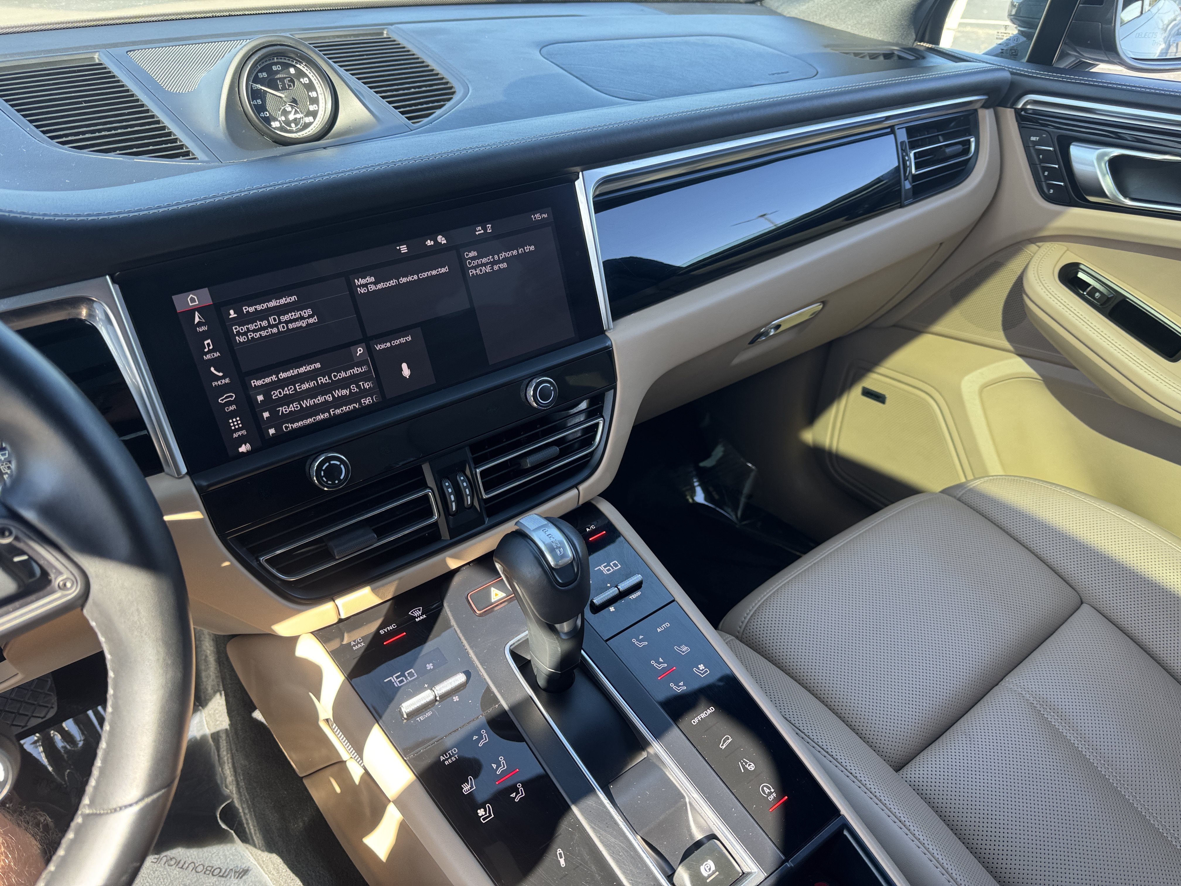 Used 2024 Porsche Macan AWD/4WD image 25