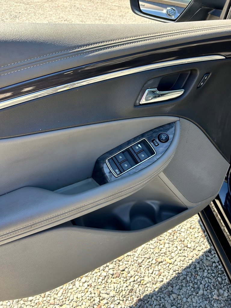 Used 2015 Chevrolet Impala LT w/ Convenience Package image 5