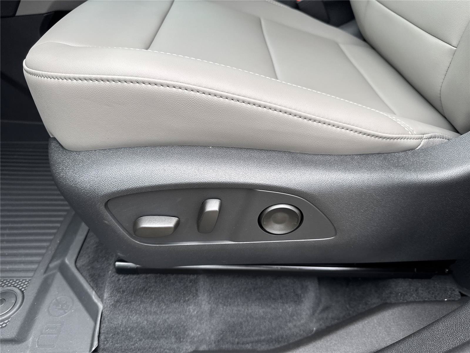 New 2026 GMC Acadia Elevation w/ Elevation Premium Package FWD image 12