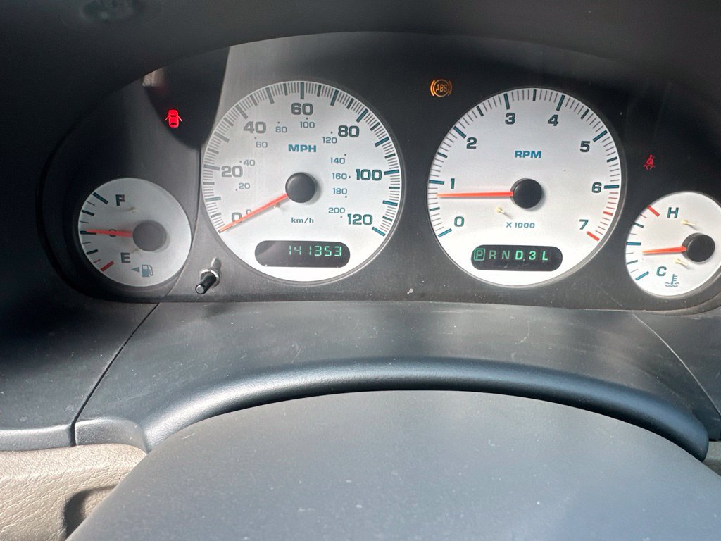 Used 2004 Chrysler Town & Country LX w/ Popular Equipment Group FWD image 10