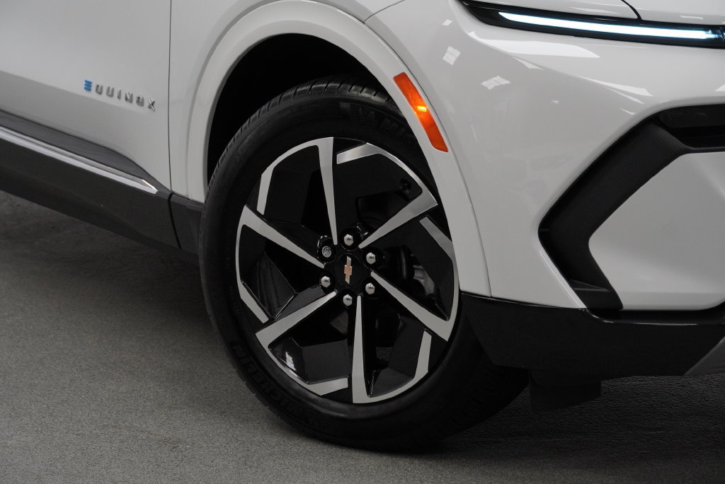 Certified 2024 Chevrolet Equinox EV LT AWD/4WD image 12
