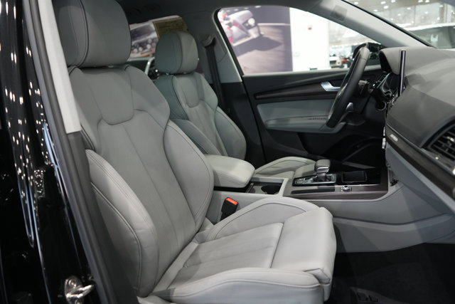 Used 2024 Audi Q5 e Premium Plus image 31