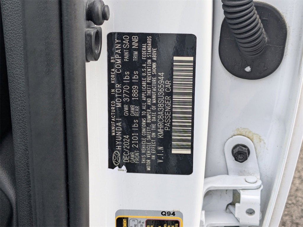 Used 2025 Hyundai Venue Limited image 38