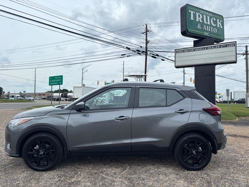 Used 2024 Nissan Kicks SV w/ Interior Electronics Package FWD image 2