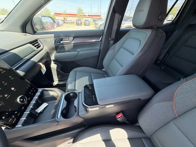 New 2026 GMC Terrain AT4 w/ LPO, Black Badging Package AWD/4WD image 17