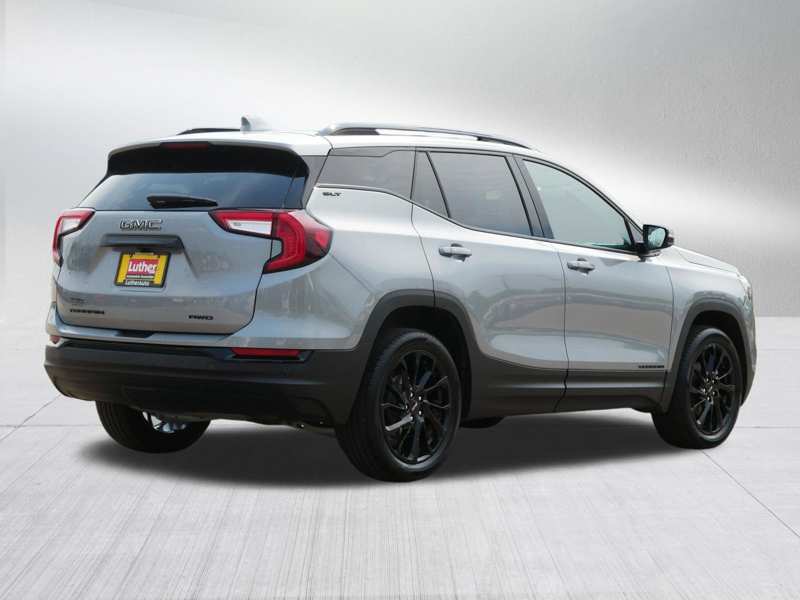 Used 2024 GMC Terrain SLT w/ Elevation Edition AWD/4WD image 7