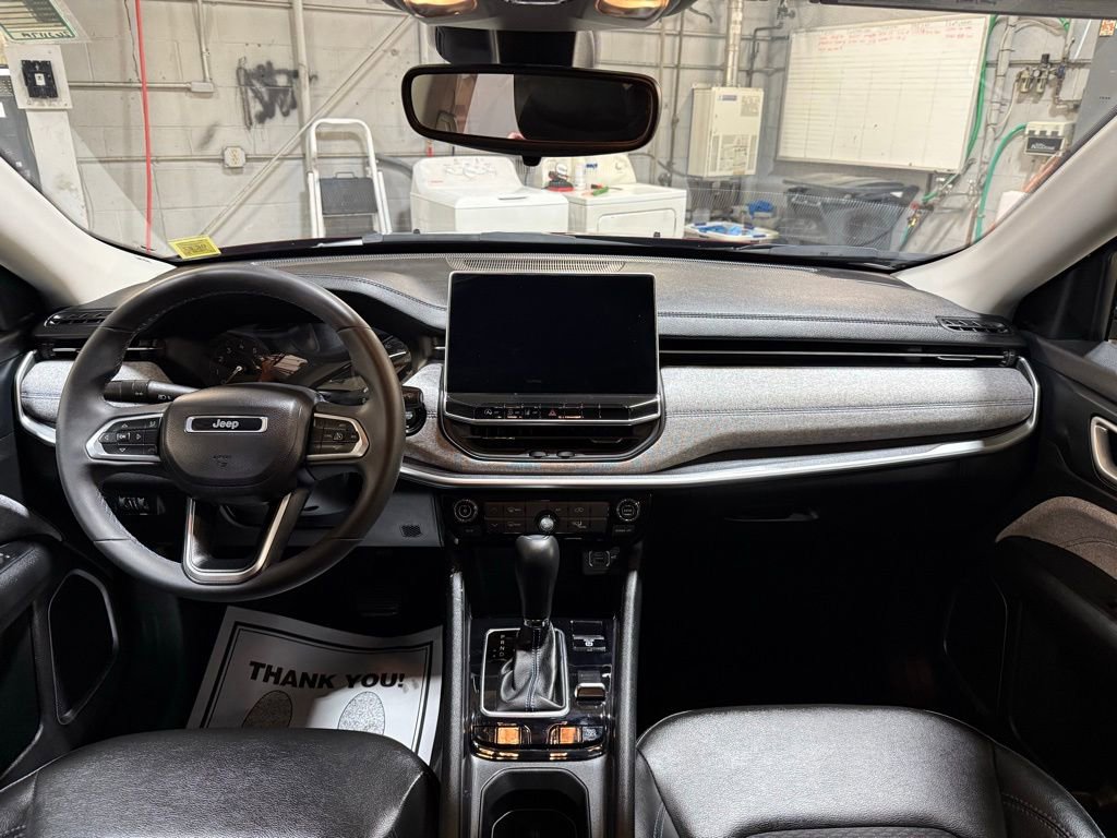 Used 2022 Jeep Compass Latitude image 10