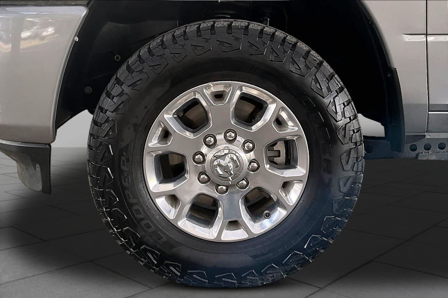 Used 2024 RAM 2500 Laramie AWD/4WD image 11