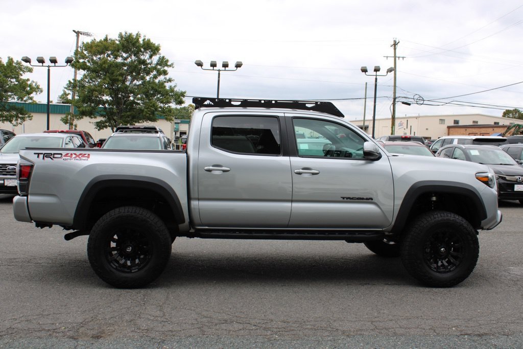 Used 2023 Toyota Tacoma TRD Off-Road AWD/4WD image 8
