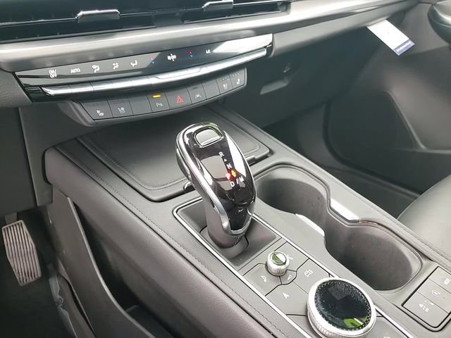 Used 2024 Cadillac XT4 Premium Luxury image 23
