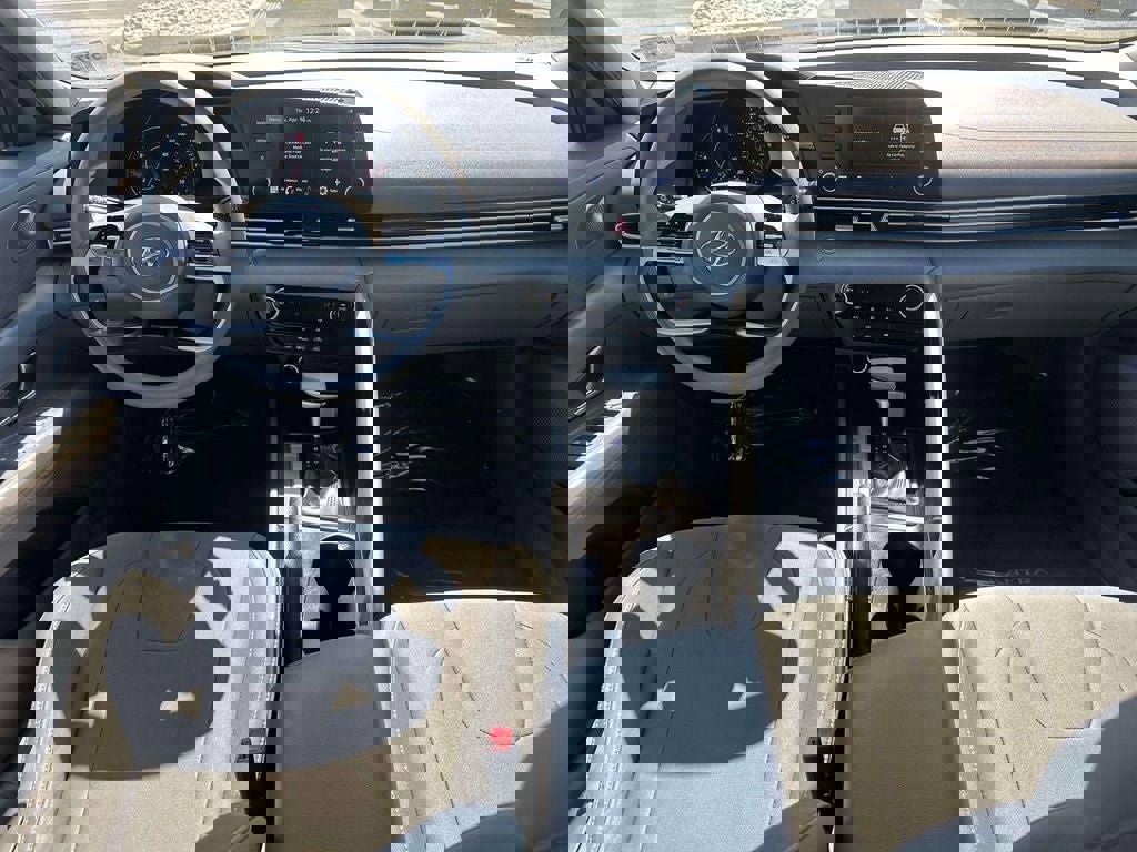 Used 2022 Hyundai Elantra SEL FWD image 11