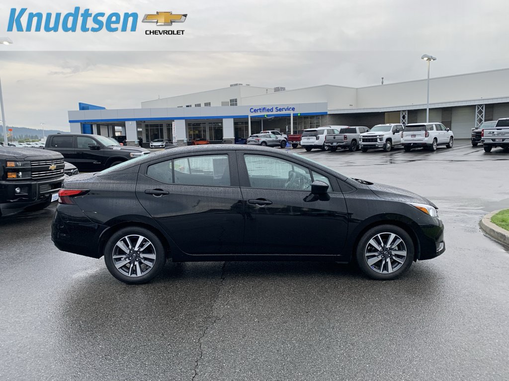 Used 2023 Nissan Versa SV FWD image 8